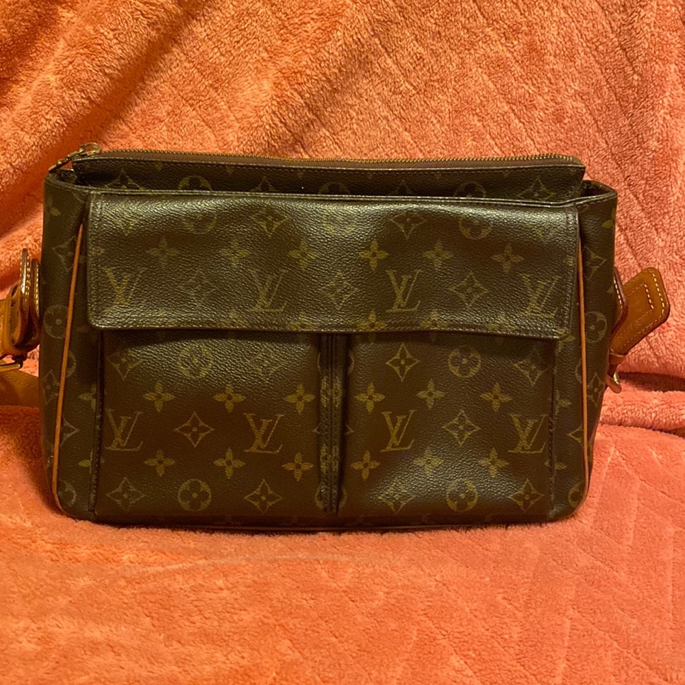 Louis Vuitton purse used